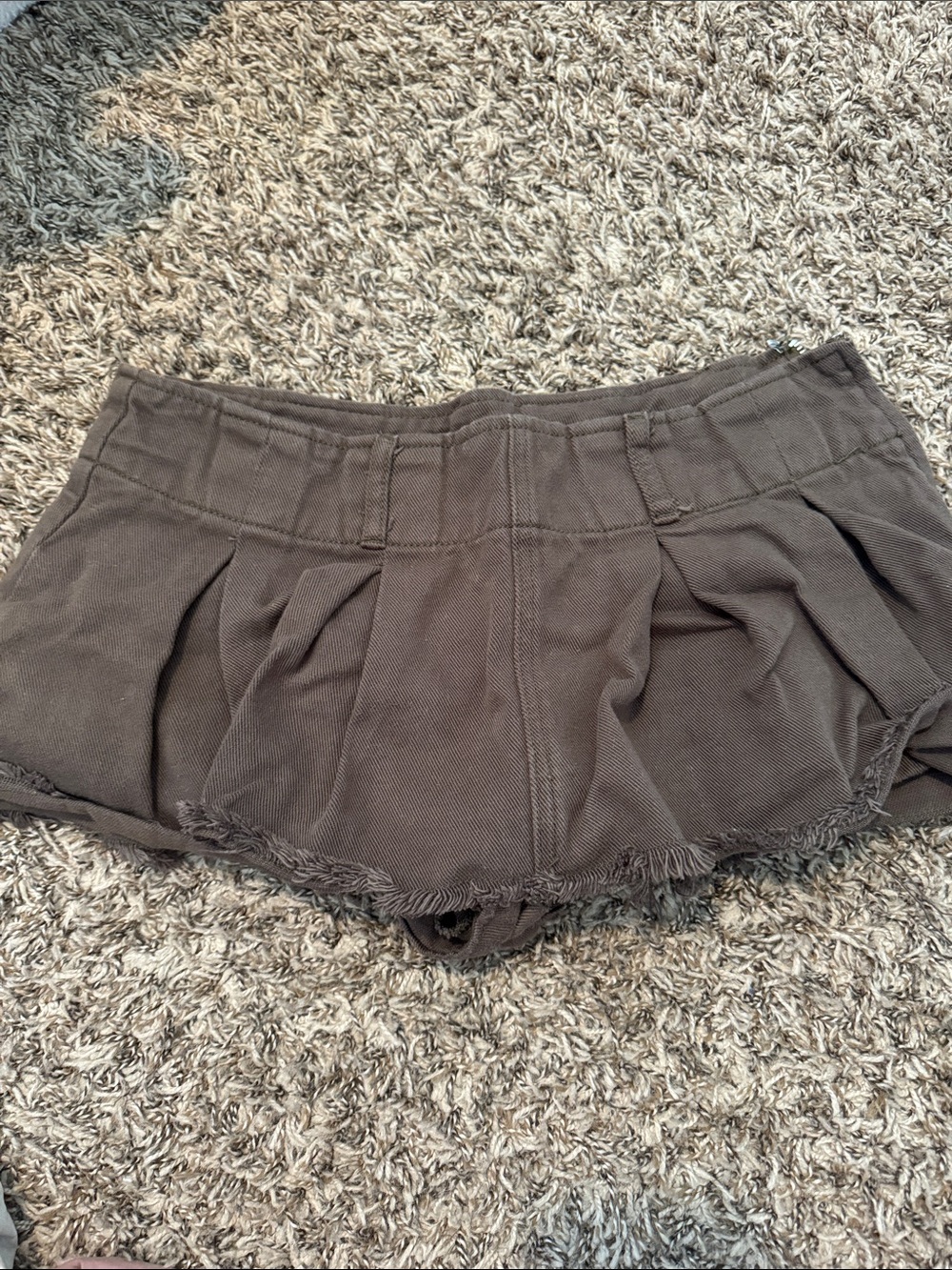 Edikted Brown Pleated Frayed-Hem Skort